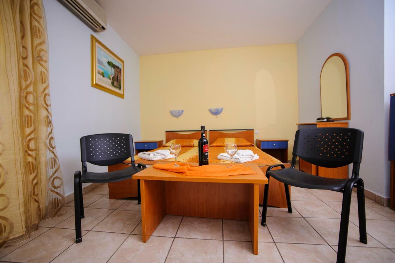 Hotel Europa Olympiaki Akti Bagian luar foto